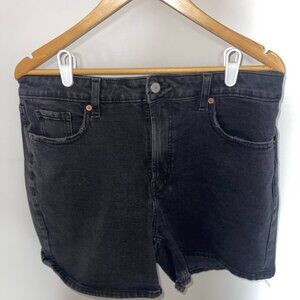 Old Navy Shorts in Washed Black size 14
